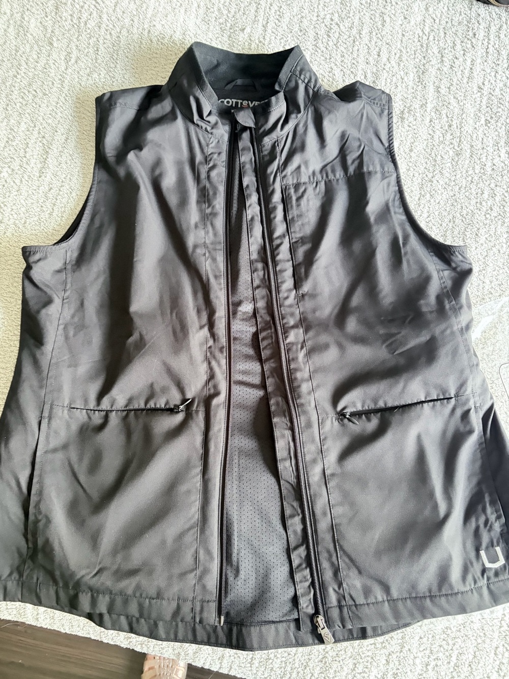 “Scottevest” Women's Travel Vest in Black (L)